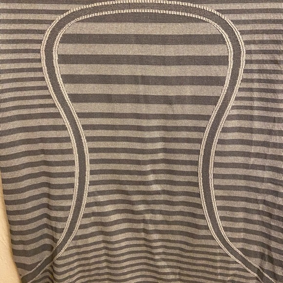 Lululemon swifty tech Long Sleeve top - Picture 3 of 9